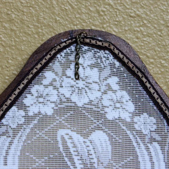 Set of 2 Framed Lace Wall Art Windmill and Lady in Bonnet, Chain Broken - Picture 8 of 11